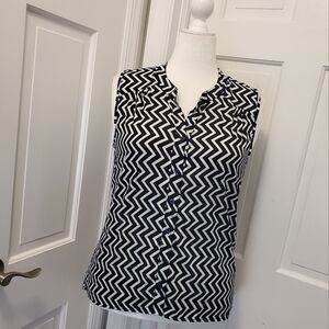 NWT Rosie Glow Navy Zig Zag Sleeveless Lightweight Button Front Blouse Size Lge.